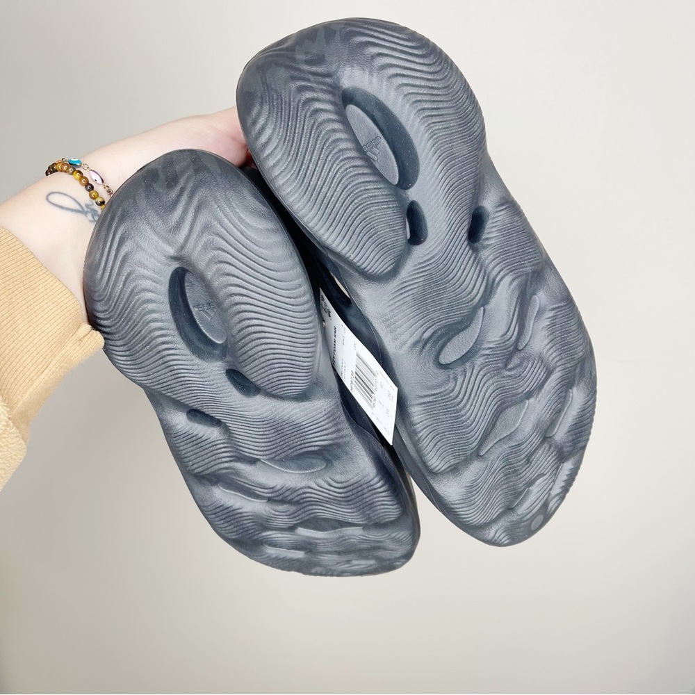 NWB adidas Yeezy Foam RNR - Picture 9 of 9
